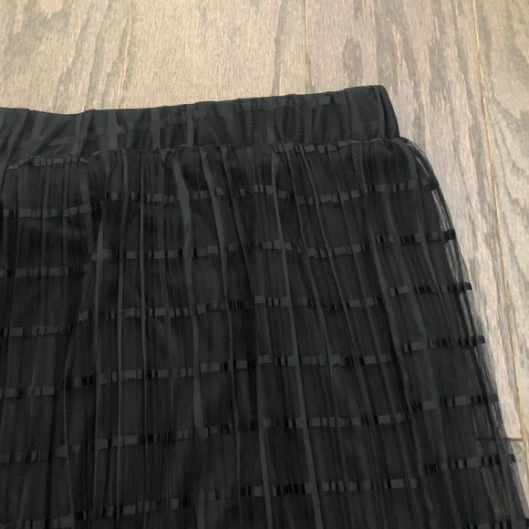 Metro Wear Black Stripe Tulle Midi Skirt - Picture 3 of 6